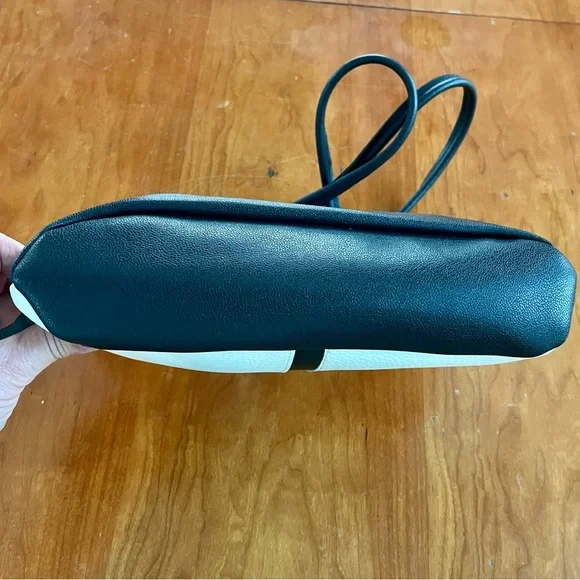 Vintage 1980’s Black and White Pebbled Leather Cross-Accent Checker Shoulder Bag - Picture 5 of 14